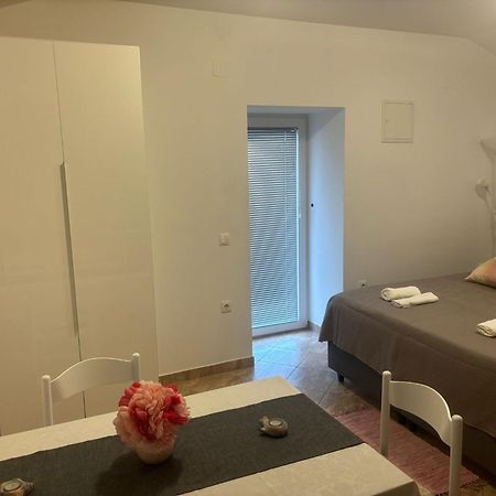Apartment & Studio Vrdoljak Sveti Anton (Krk) Exterior foto